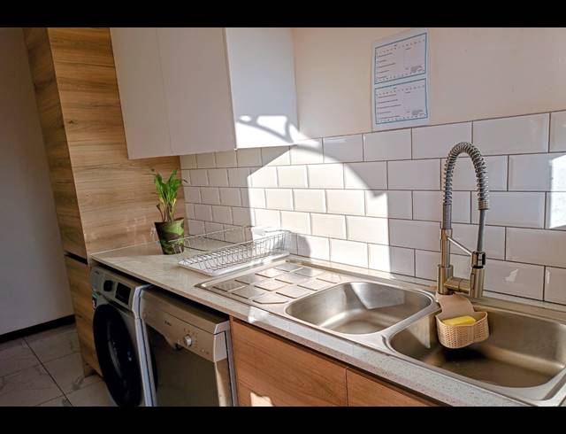 4 BEDROOM HOUSE TO LET IN WILDTUIN PARK